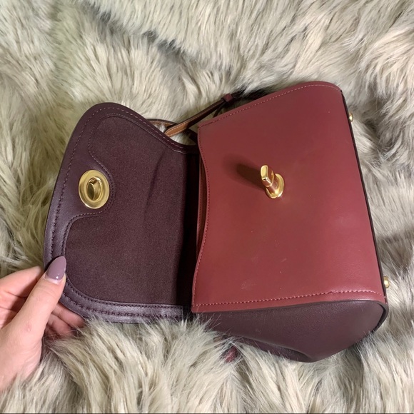 COACH Cross Body Purse - Picture 4 of 8